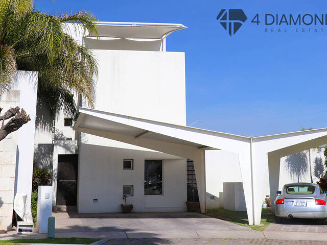 #FPE002 - Casa para Venta en Irapuato - GT